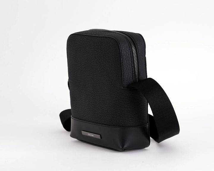 CALVIN KLEIN  Borsello Tracolla Pelle Log Uomo |  JEK PIT