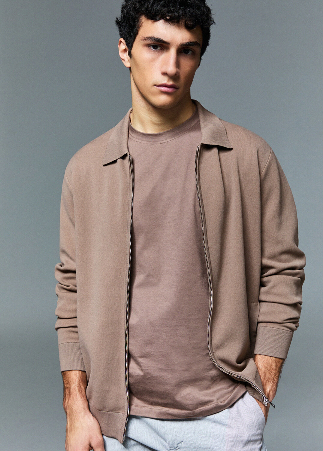 Maglietta basic LIU-JO Mercertee in tessuto morbido, vista frontale con scollo rotondo e vestibilità comoda.